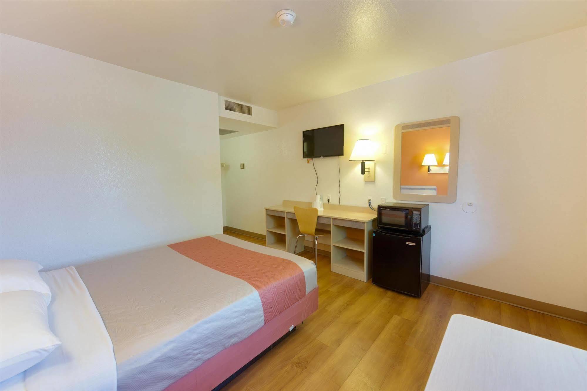 Motel 6 Weed - Mount Shasta Buitenkant foto