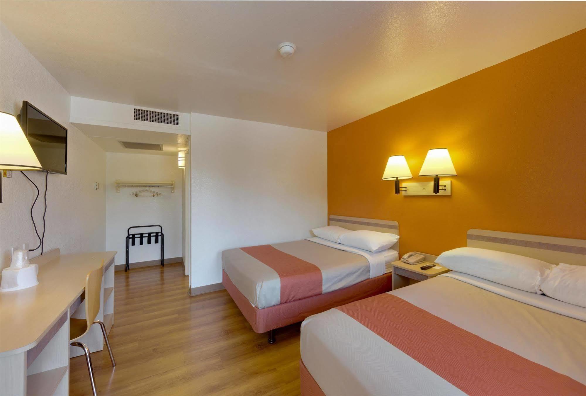 Motel 6 Weed - Mount Shasta Buitenkant foto