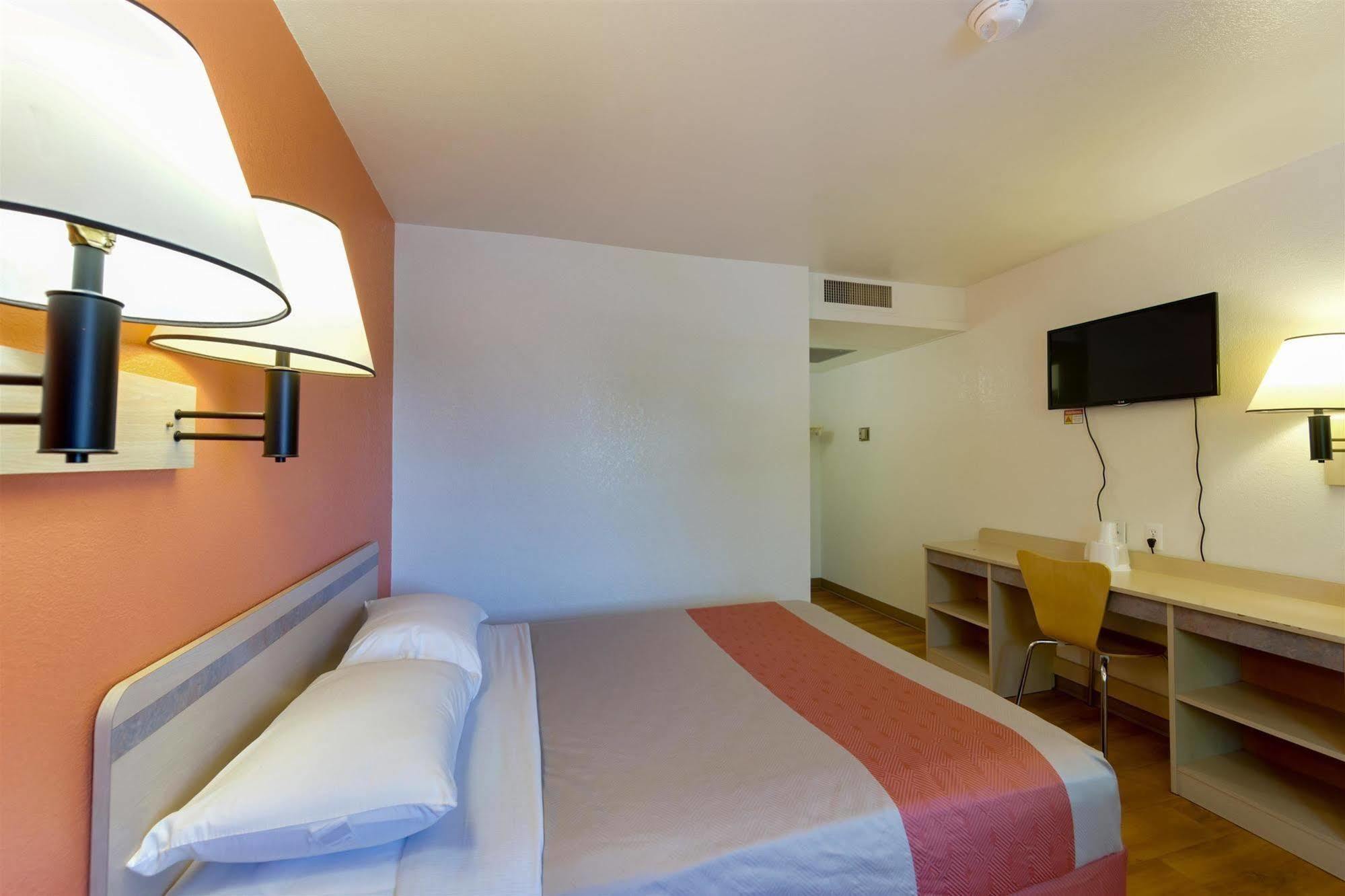 Motel 6 Weed - Mount Shasta Buitenkant foto